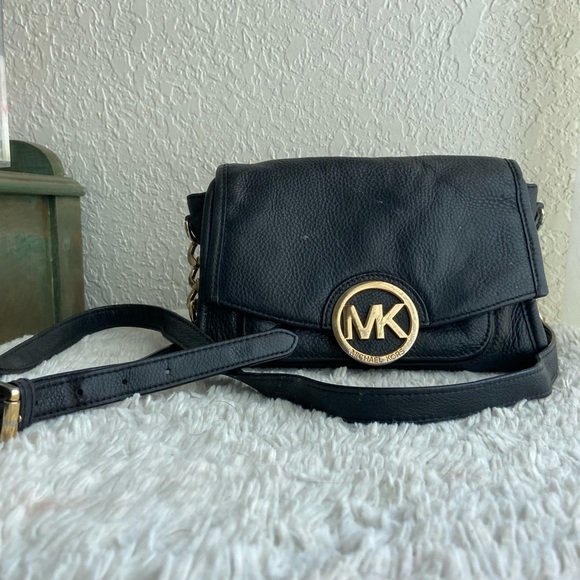 Michael Kors crossbody - Picture 1 of 3